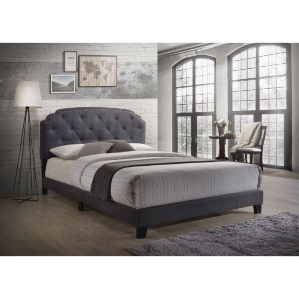 Tradilla Platform Queen Bed