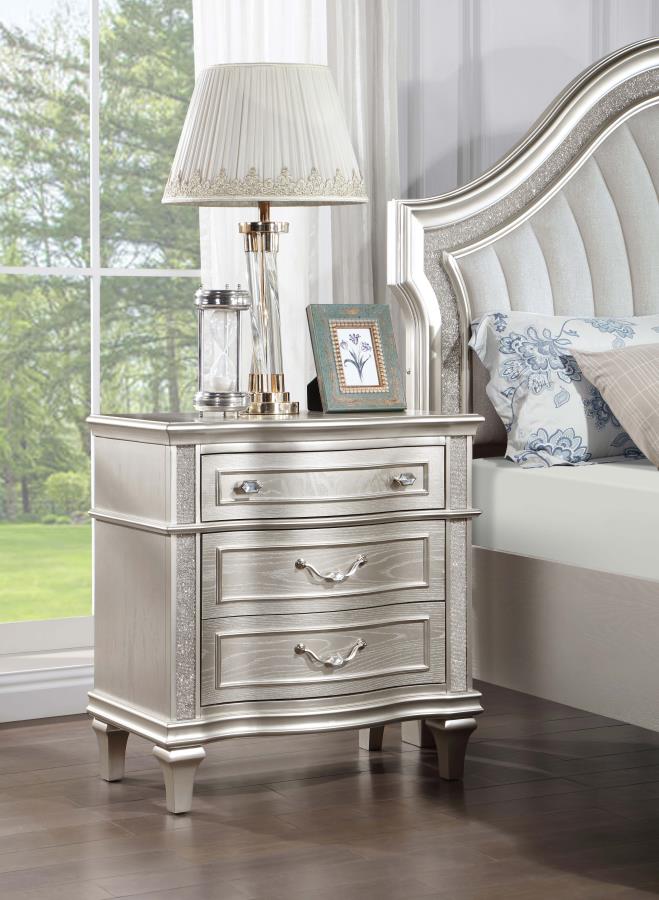 Evangeline 3-drawer Nightstand