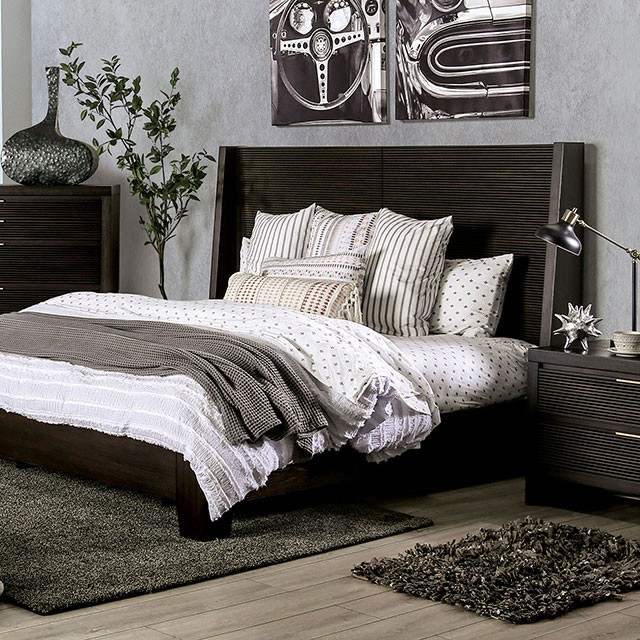 Laurentian Wingback Design Queen Bed
