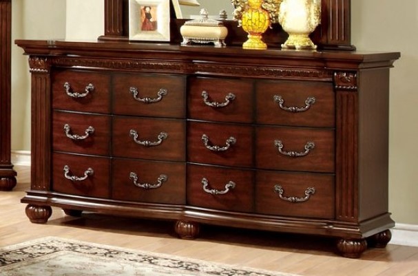 Grandom Traditional Dresser