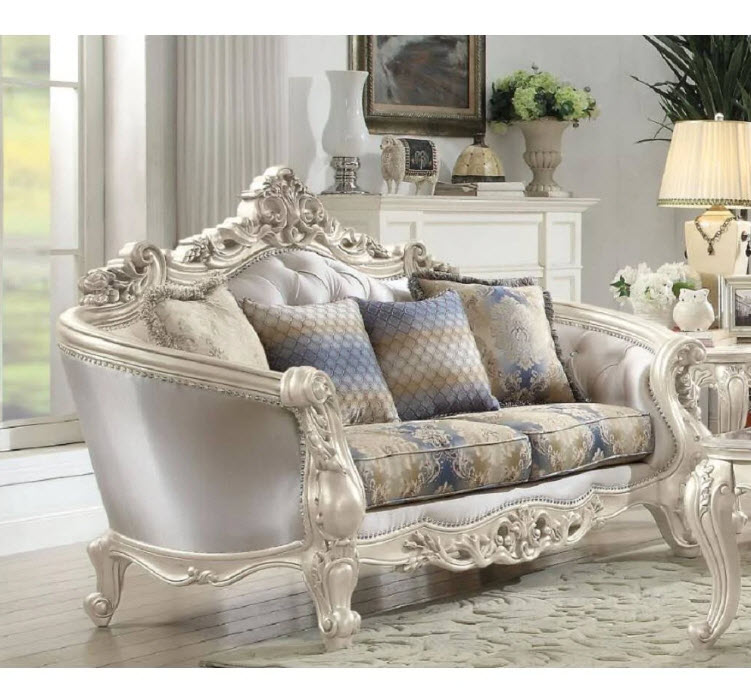 Gorsedd Traditional Button Tufted Loveseat