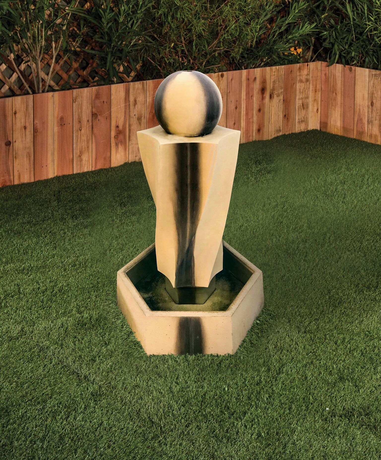 Gist Vortex Mini Fountain with Optional Ball